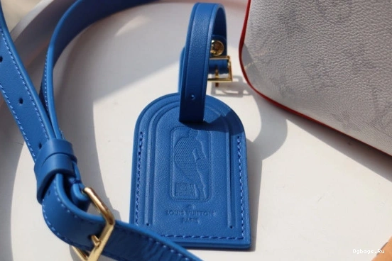 LVXNBA LOUIS MESSENGER NIL VUITTON 0215